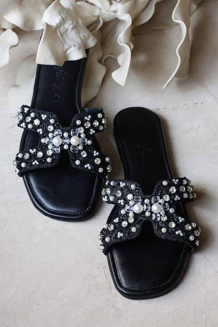 Phenominaal Pearl & Lace Embellished Flats 