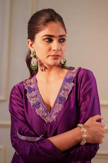 Label Flamingo By Vrinda_Purple Chanderi Silk Embroidery Plunge Neck Floral Hand Kurta With Pant _Online_at_Aza_Fashions