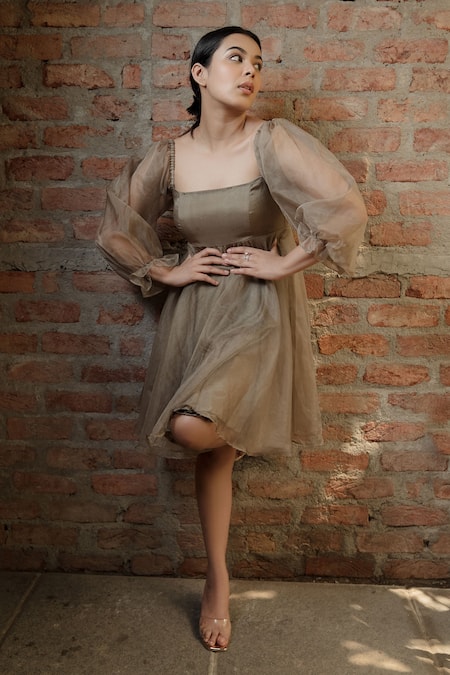 Pooja Kankariya Green Organza Silk Square Corseted Bust Puffed Sleeve Dress Online at Aza Fashions Pooja Kankariya_Green Organza Silk Square Corseted Bust Puffed Sleeve Dress _Online_at_Aza_Fashions