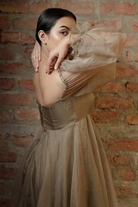 Shop Pooja Kankariya Green Organza Silk Square Corseted Bust Puffed Sleeve Dress at Aza Fashions Shop_Pooja Kankariya_Green Organza Silk Square Corseted Bust Puffed Sleeve Dress _at_Aza_Fashions
