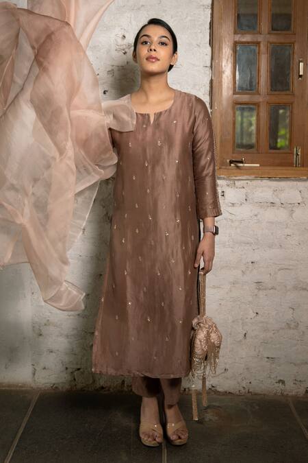 Shop Pooja Kankariya Brown Chanderi Silk Embroidery Sequin Round Axinite And Zari Bloom Kurta Set Online at Aza Fashions Shop_Pooja Kankariya_Brown Chanderi Silk Embroidery Sequin Round Axinite And Zari Bloom Kurta Set _Online_at_Aza_Fashions