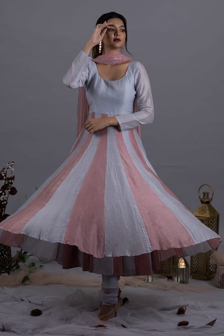 Pooja Kankariya_Blue Tulle, Linen, Silk Sequins Round Neck Alternate Panelled Flare Anarkali Set _Online_at_Aza_Fashions