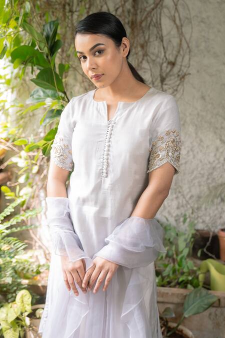 Buy_Pooja Kankariya_Blue Silk Embroidery Nakshi Notched Round Zari Fringed Garden Sleeves Kurta Set _Online_at_Aza_Fashions