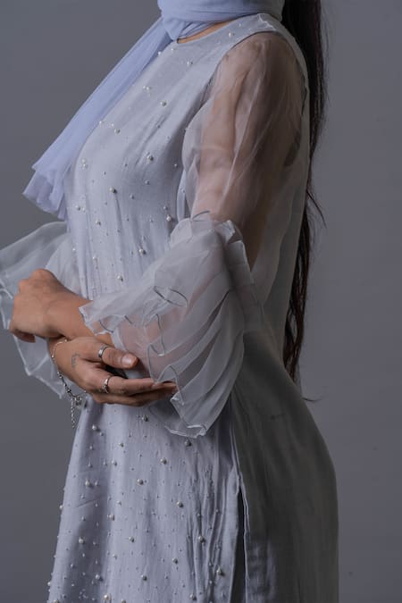 Pooja Kankariya_Blue Modal Silk Embroidery Pearl Round Neck Meadow Embellished Kurta Set _Online_at_Aza_Fashions