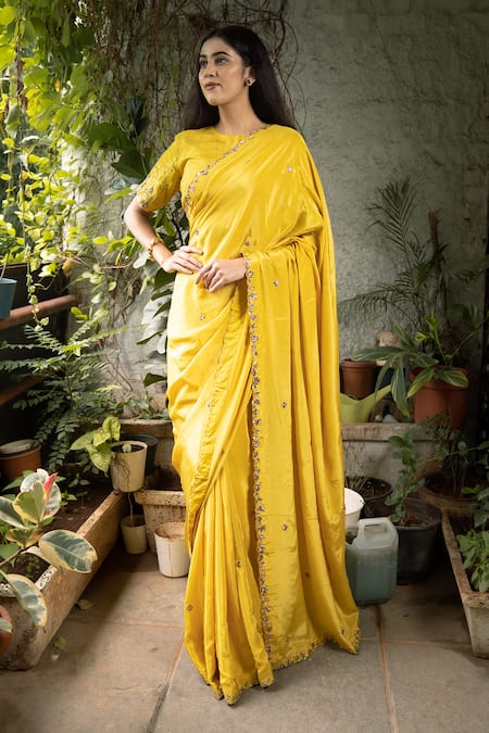 Pooja Kankariya Yellow Crepe Embroidered Zardozi Round Saree Set 