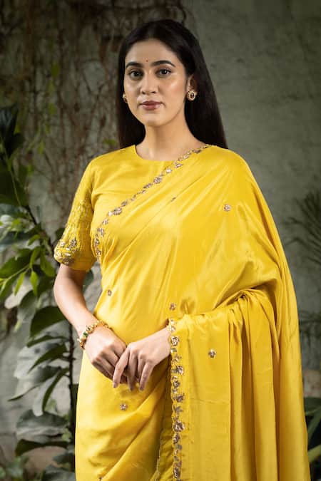 Buy_Pooja Kankariya_Yellow Silk, Crepe Sequins, Zari Round Neck Zardozi Embroidered Saree Set 