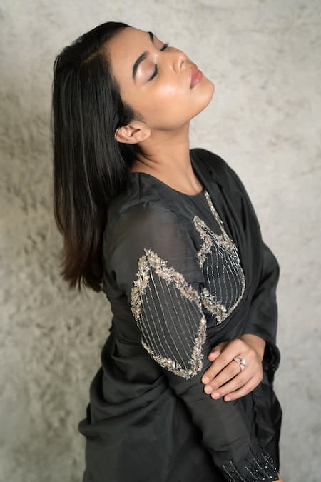 Shop_Pooja Kankariya_Grey Silk Pearls, Sequins, Zari, Crystal Hanging Embellished Saree With Blouse 