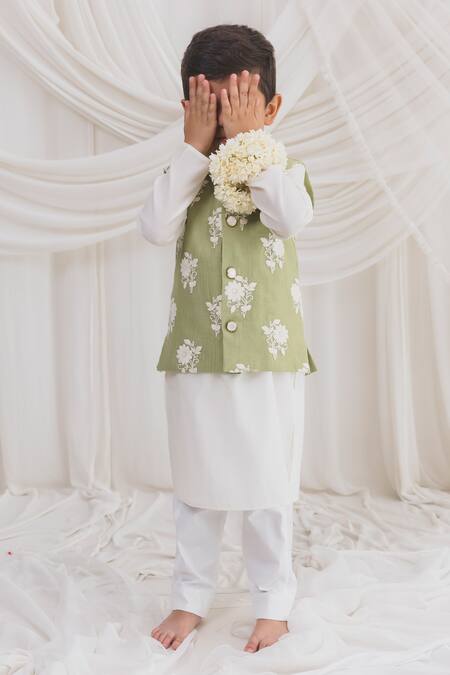 Buy Chotibuti Green Chanderi Embroidery Thread Bundi Kurta Set Online at Aza Fashions Buy_Chotibuti_Green Chanderi Embroidery Thread Bundi Kurta Set _Online_at_Aza_Fashions