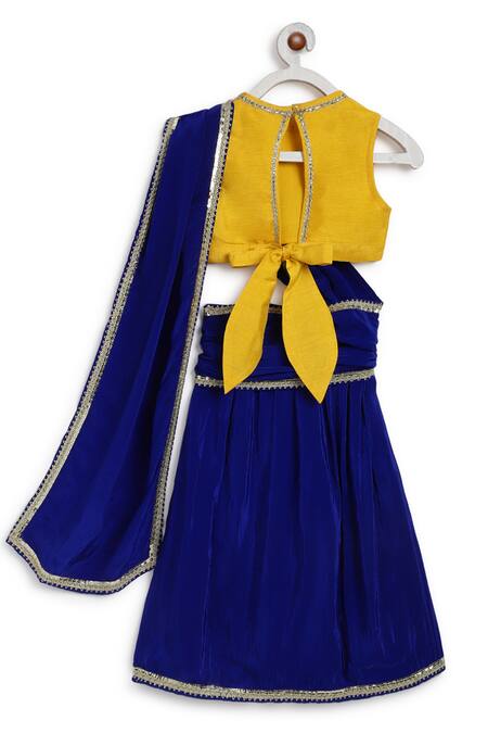 Shop Tiber Taber Blue Viscose Brooches, Lace O Desi Girl Pre-stitched Saree With Blouse at Aza Fashions Shop_Tiber Taber_Blue Viscose Brooches, Lace O Desi Girl Pre-stitched Saree With Blouse_at_Aza_Fashions