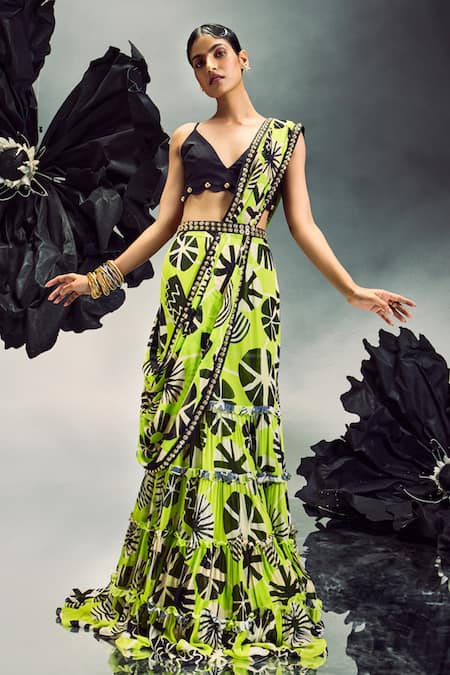 Maison Blu_Green Silk, Georgette Studs Plunge Neck Abstract Print Pre-draped Saree Set _Online_at_Aza_Fashions