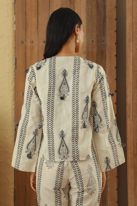 Shop_Muvazo_White Lurex Dobby Hand Embroidered Mirror Front Open Boteh Print Jacket _at_Aza_Fashions