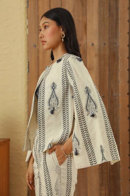 Shop_Muvazo_White Lurex Dobby Hand Embroidered Mirror Front Open Boteh Print Jacket _Online_at_Aza_Fashions