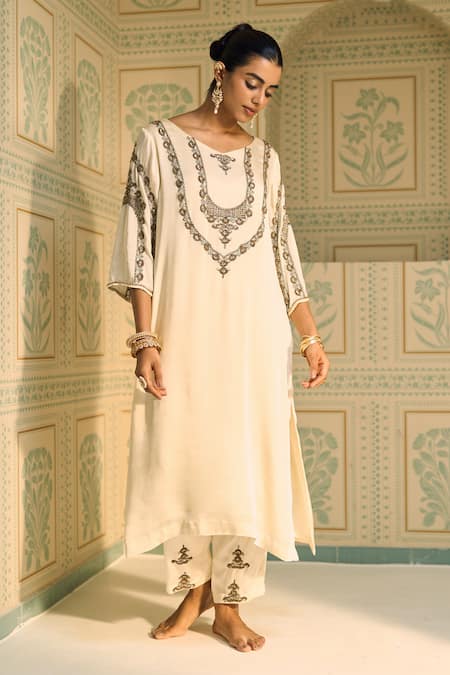 Sarang Kaur White Kurta Satin Georgette Hand Embroidered Thread Round Anya Yoke With Pant 