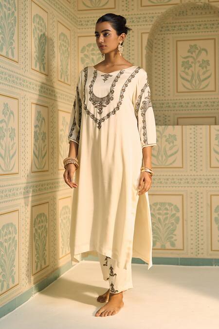 Buy Sarang Kaur White Satin, Georgette, Silk Sequins, Beads, Anya Yoke Kurta With Pant Online at Aza Fashions Buy_Sarang Kaur_White Satin, Georgette, Silk Sequins, Beads, Anya Yoke Kurta With Pant _Online_at_Aza_Fashions