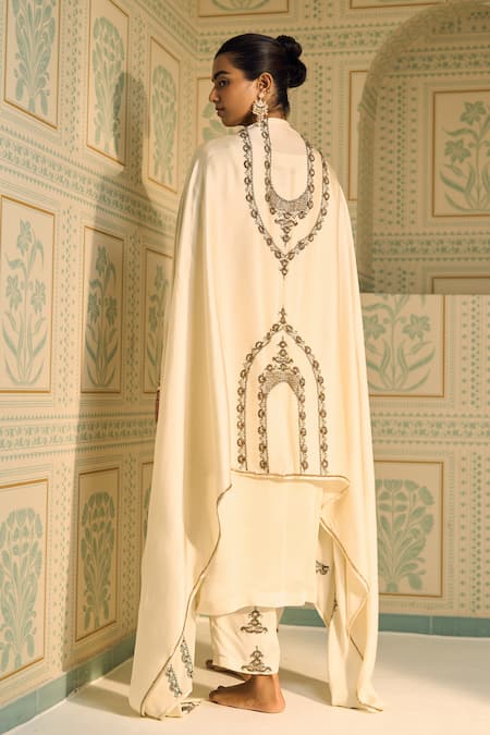 Shop Sarang Kaur White Satin, Georgette Sequins, Beads Anya Floral Embroidered Dupatta at Aza Fashions Shop_Sarang Kaur_White Satin, Georgette Sequins, Beads Anya Floral Embroidered Dupatta _at_Aza_Fashions