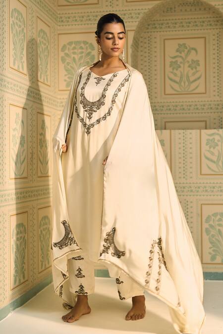 Buy Sarang Kaur White Satin, Georgette Sequins, Beads Anya Floral Embroidered Dupatta Online at Aza Fashions Buy_Sarang Kaur_White Satin, Georgette Sequins, Beads Anya Floral Embroidered Dupatta _Online_at_Aza_Fashions