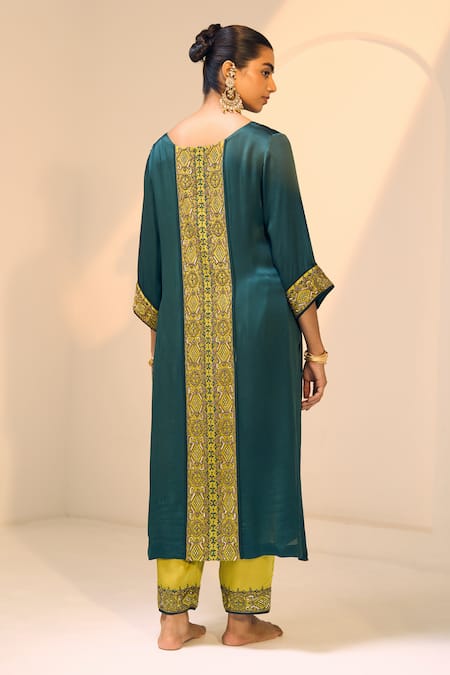 Shop Sarang Kaur Green Satin, Georgette, Silk Sequins, Beads, Seerat Geometric Kurta With Pant at Aza Fashions Shop_Sarang Kaur_Green Satin, Georgette, Silk Sequins, Beads, Seerat Geometric Kurta With Pant _at_Aza_Fashions