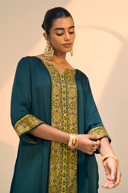Buy Sarang Kaur Green Satin, Georgette, Silk Sequins, Beads, Seerat Geometric Kurta With Pant Online at Aza Fashions Buy_Sarang Kaur_Green Satin, Georgette, Silk Sequins, Beads, Seerat Geometric Kurta With Pant _Online_at_Aza_Fashions