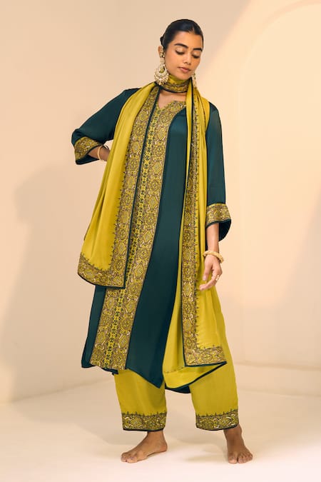 Shop Sarang Kaur Green Satin, Georgette Sequins, Beads Seerat Geometric Embroidered Dupatta at Aza Fashions Shop_Sarang Kaur_Green Satin, Georgette Sequins, Beads Seerat Geometric Embroidered Dupatta _at_Aza_Fashions