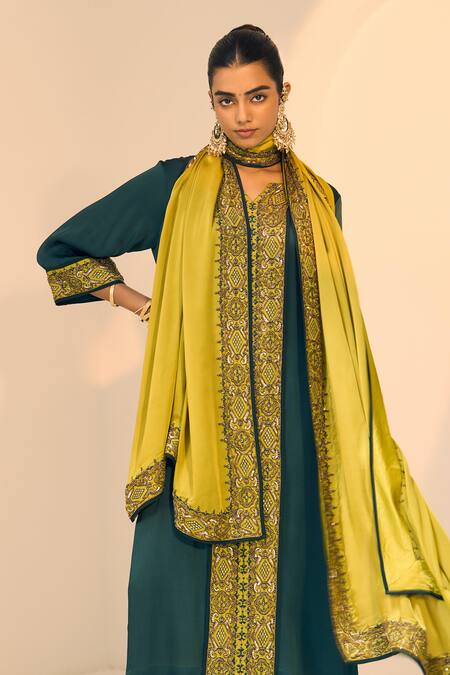 Buy Sarang Kaur Green Satin, Georgette Sequins, Beads Seerat Geometric Embroidered Dupatta Online at Aza Fashions Buy_Sarang Kaur_Green Satin, Georgette Sequins, Beads Seerat Geometric Embroidered Dupatta _Online_at_Aza_Fashions