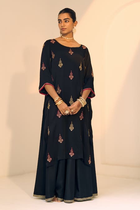 Sarang Kaur Chavi Floral Embroidered Kurta With Gharara 