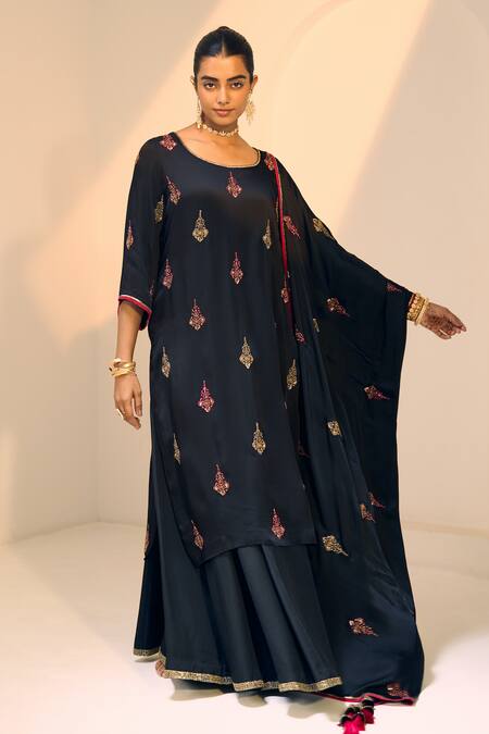 Buy Sarang Kaur Black Satin, Georgette Sequins, Beads Chavi Floral Embroidered Dupatta Online at Aza Fashions Buy_Sarang Kaur_Black Satin, Georgette Sequins, Beads Chavi Floral Embroidered Dupatta _Online_at_Aza_Fashions