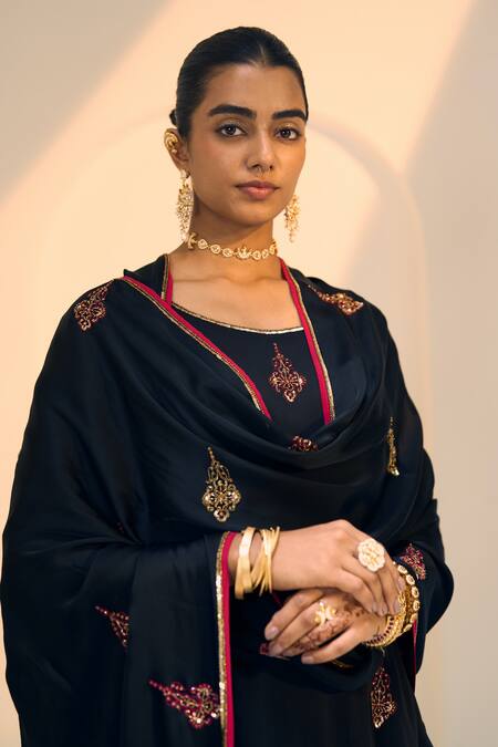 Shop Sarang Kaur Black Satin, Georgette Sequins, Beads Chavi Floral Embroidered Dupatta Online at Aza Fashions Shop_Sarang Kaur_Black Satin, Georgette Sequins, Beads Chavi Floral Embroidered Dupatta _Online_at_Aza_Fashions