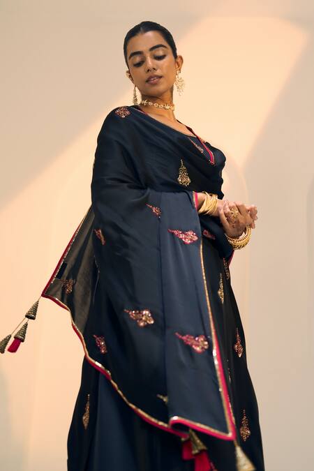 Sarang Kaur Black Satin, Georgette Sequins, Beads Chavi Floral Embroidered Dupatta at Aza Fashions Sarang Kaur_Black Satin, Georgette Sequins, Beads Chavi Floral Embroidered Dupatta _at_Aza_Fashions