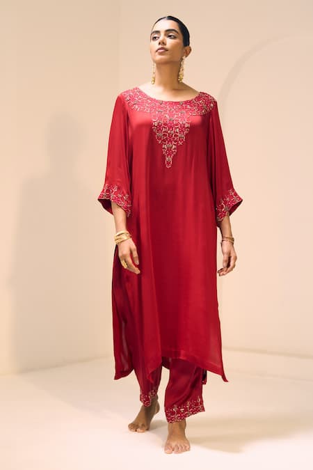 Sarang Kaur Isha Embroidered Kurta With Pant 