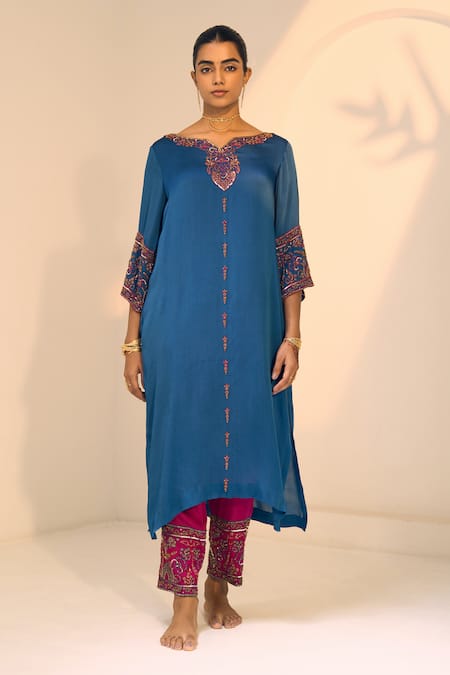 Sarang Kaur Tarra Geometric Floral Embroidered Kurta With Pant 