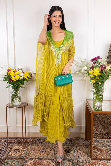 Shop Pallavi Jaipur Green Chiffon, Silk Embroidery, Sequins V-neck, Round Printed Kaftan With Dress Online at Aza Fashions Shop_Pallavi Jaipur_Green Chiffon, Silk Embroidery, Sequins V-neck, Round Printed Kaftan With Dress _Online_at_Aza_Fashions