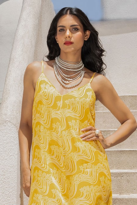 Pallavi Jaipur Yellow Silk Plunge Neck Floral Fantasy Print Jumpsuit Online at Aza Fashions Pallavi Jaipur_Yellow Silk Plunge Neck Floral Fantasy Print Jumpsuit _Online_at_Aza_Fashions