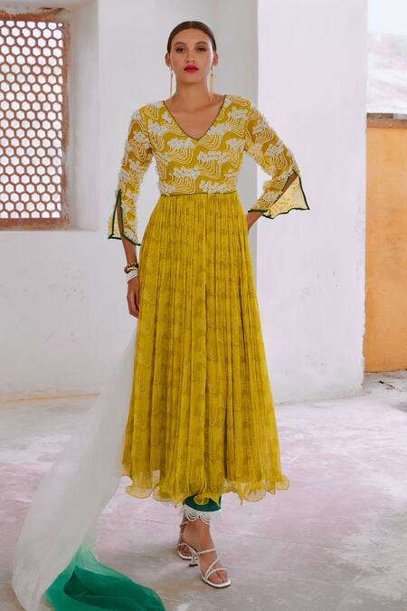 Pallavi Jaipur Green Chiffon, Organza, Chanderi Embroidery, Floral Bodice Anarkali Pant Set Online at Aza Fashions Pallavi Jaipur_Green Chiffon, Organza, Chanderi Embroidery, Floral Bodice Anarkali Pant Set _Online_at_Aza_Fashions
