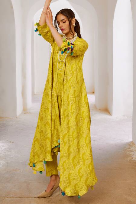 Pallavi Jaipur Green Silk, Cotton, Chanderi Asymmetric Floral Fantasy Print Tunic With Pant at Aza Fashions Pallavi Jaipur_Green Silk, Cotton, Chanderi Asymmetric Floral Fantasy Print Tunic With Pant _at_Aza_Fashions