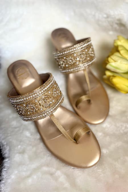 Shop Modanta Footwear Gold Zari, Beads Zardozi Embroidered Kolhapuri Heels at Aza Fashions Shop_Modanta Footwear_Gold Zari, Beads Zardozi Embroidered Kolhapuri Heels _at_Aza_Fashions