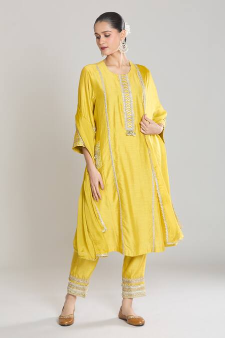 Shop Siyona By Ankurita Yellow Kurta And Pant Pure Chanderi Silk Embroidered Thread Round Set Online at Aza Fashions Shop_Siyona By Ankurita_Yellow Kurta And Pant Pure Chanderi Silk Embroidered Thread Round Set _Online_at_Aza_Fashions