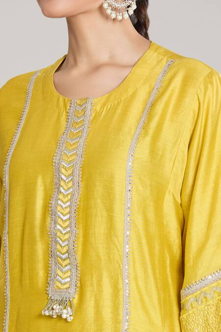 Buy Siyona By Ankurita Yellow Kurta And Pant Pure Chanderi Silk Embroidered Thread Round Set Buy_Siyona By Ankurita_Yellow Kurta And Pant Pure Chanderi Silk Embroidered Thread Round Set