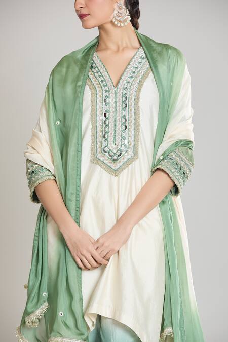 Buy Siyona By Ankurita Green Kurta And Pant Pure Chanderi Silk Embroidered Thread V Neck & Lace Set Online at Aza Fashions Buy_Siyona By Ankurita_Green Kurta And Pant Pure Chanderi Silk Embroidered Thread V Neck & Lace Set _Online_at_Aza_Fashions