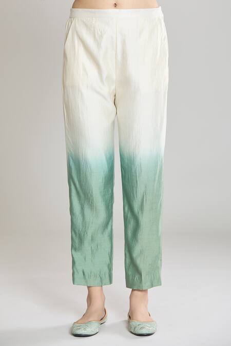 Siyona By Ankurita Green Kurta And Pant Pure Chanderi Silk Embroidered Thread V Neck & Lace Set at Aza Fashions Siyona By Ankurita_Green Kurta And Pant Pure Chanderi Silk Embroidered Thread V Neck & Lace Set _at_Aza_Fashions