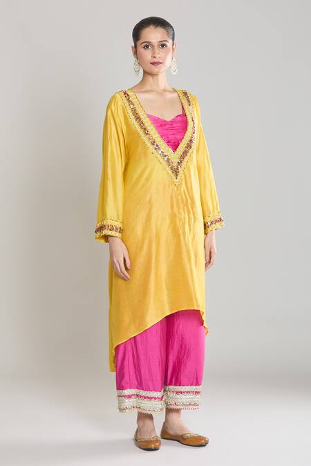 Shop Siyona By Ankurita Yellow Pure Chanderi Silk Embroidered Sequin Sweetheart Kaftan Kurta Pant Set Online at Aza Fashions Shop_Siyona By Ankurita_Yellow Pure Chanderi Silk Embroidered Sequin Sweetheart Kaftan Kurta Pant Set _Online_at_Aza_Fashions
