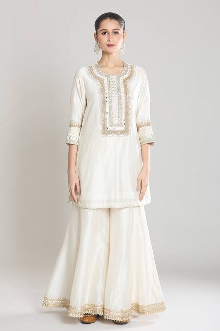 Buy Siyona By Ankurita Ivory Kurta And Gharara Pure Chanderi Silk Embroidered Mirror & Thread Set Buy_Siyona By Ankurita_Ivory Kurta And Gharara Pure Chanderi Silk Embroidered Mirror & Thread Set