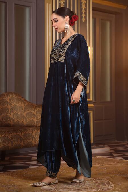 K-Anshika_Blue Velvet Embroidery V-neck Thread Kurta And Pant Set _Online_at_Aza_Fashions