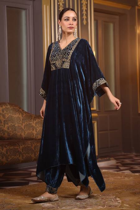 Buy_K-Anshika_Blue Velvet Embroidery V-neck Thread Kurta And Pant Set _Online_at_Aza_Fashions