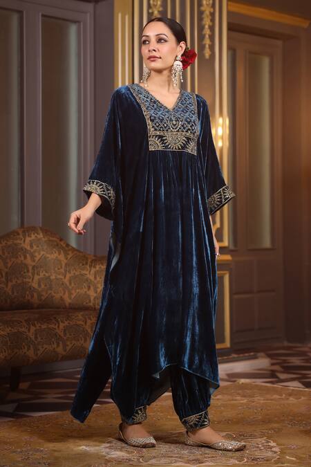 Shop_K-Anshika_Blue Velvet Embroidery V-neck Thread Kurta And Pant Set _Online_at_Aza_Fashions
