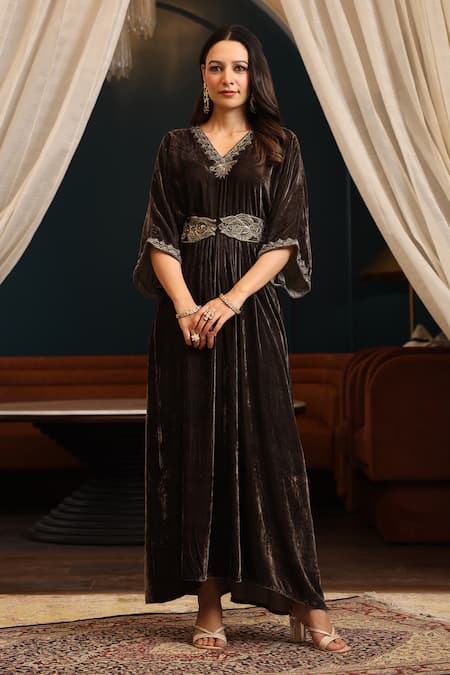 k-anshika Grey Velvet Embroidery Resham V Neck Neckline Kurta With Belt 