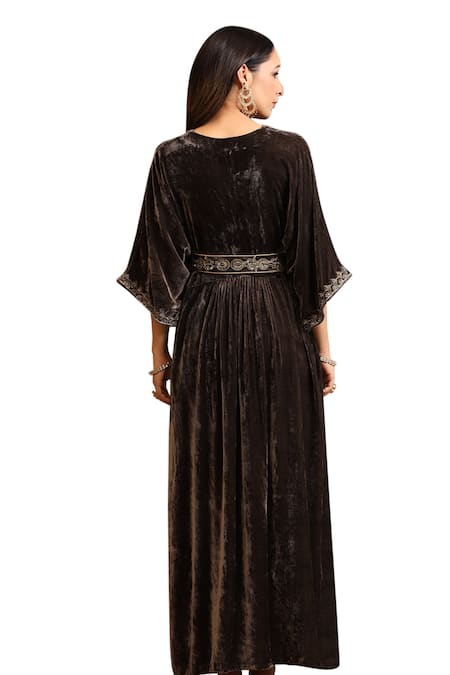 K-Anshika Grey Velvet Embroidery Resham V Neck Neckline Kurta With Belt Online at Aza Fashions K-Anshika_Grey Velvet Embroidery Resham V Neck Neckline Kurta With Belt _Online_at_Aza_Fashions