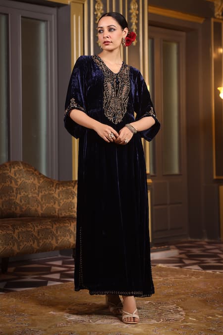 Shop_K-Anshika_Blue Velvet Embroidery Resham V Neck Paisley Kurta _Online_at_Aza_Fashions
