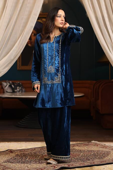 K-Anshika_Blue Velvet, Chiffon Embroidery, Sequins, Beads Split V-neck Thread Kurta Set _at_Aza_Fashions