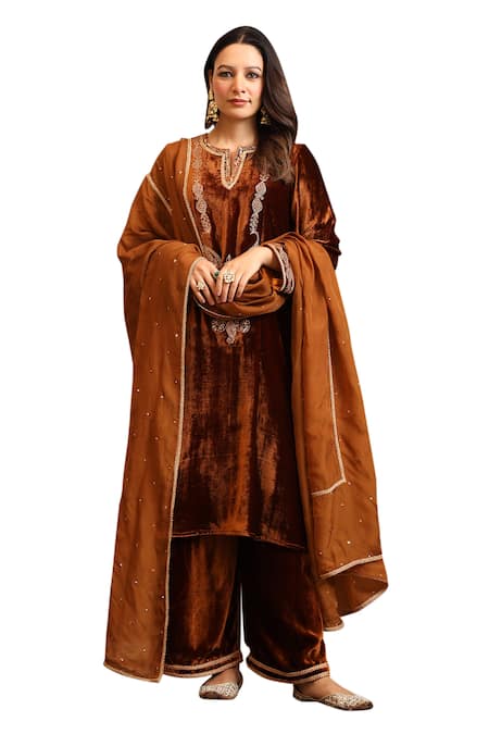 Shop K-Anshika Brown Velvet, Chiffon Embroidery, Sequins, Beads Split V-neck Paisley Kurta Set Online at Aza Fashions Shop_K-Anshika_Brown Velvet, Chiffon Embroidery, Sequins, Beads Split V-neck Paisley Kurta Set _Online_at_Aza_Fashions