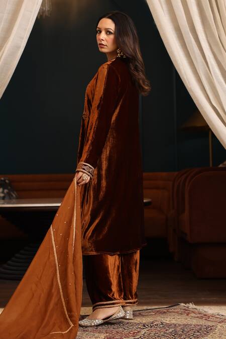 Buy_K-Anshika_Brown Velvet, Chiffon Embroidery, Sequins, Beads Split V-neck Paisley Kurta Set 